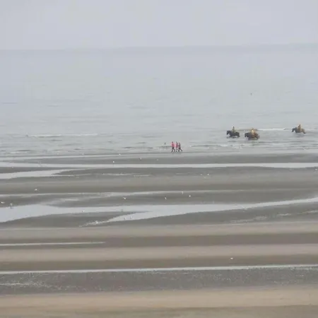 Plaza G2624 Located On The * Oostduinkerke